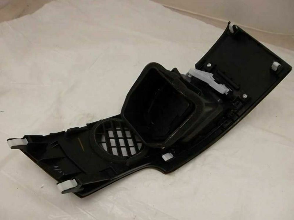 2007-2010 Honda CR-V Dash Air Vent Passenger 77630-SWA-A0