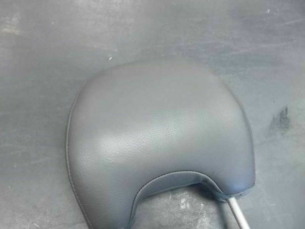 Front Seat Headrest Leather S40 Volvo S40 05 06 07 08 09 10 11 2011 2010 2009