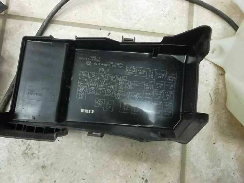 2006-2008 Mazda FUSE BOX ENGINE 2.3L W/O SPEED 646-10807