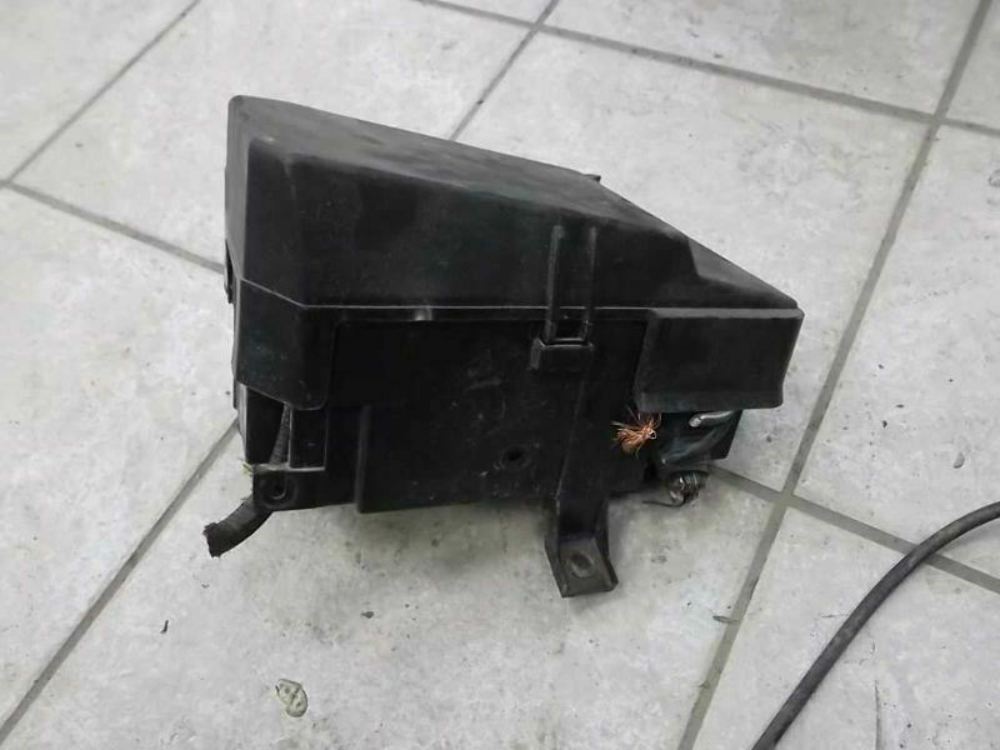 2006-2008 Mazda FUSE BOX ENGINE 2.3L W/O SPEED 646-10807