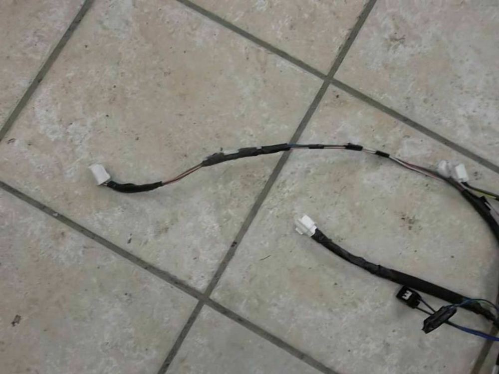 2009-2011 Toyota Matrix Front Door Wire Harness Passenger 82151-02J42