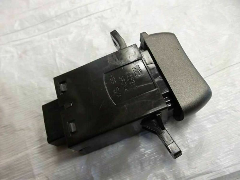 2007-2011 Honda CR-V Seat Heater Switch Passenger 35600-SWA-A01
