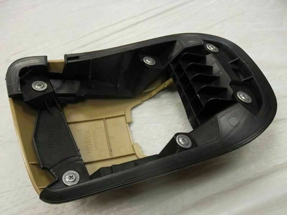2007-2011 Honda CR-V seat belt trim 3rd Row