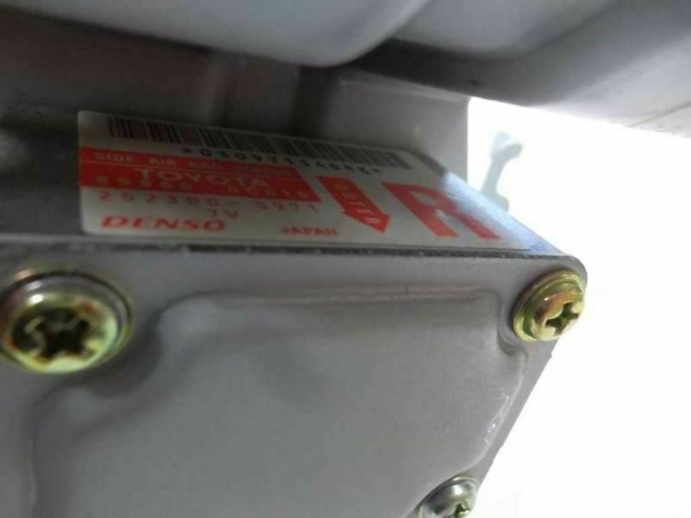 2001-2004 Toyota Sequoia Impact Sensor 89860 0C010