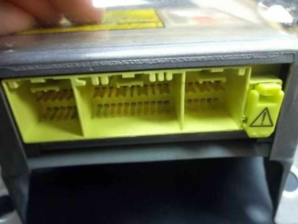2003-2006 Toyota Sequoia Airbag SRS Control Module 89170-0C020