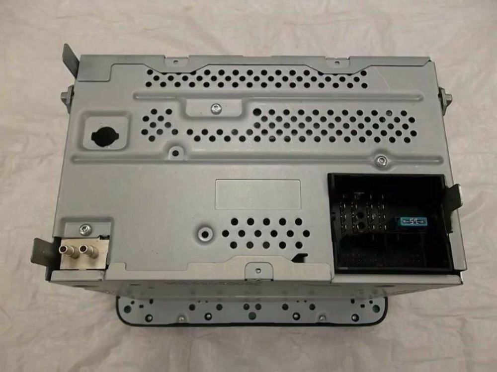 2013-2015  Volkswagen Passat Radio CD Player 1K0035164D