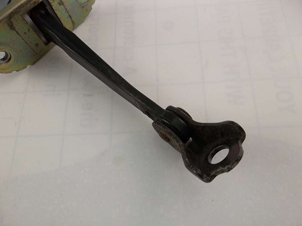 2007-2008 Nissan Versa Rear Door Check Driver Passenger Htbk 82430-ED000