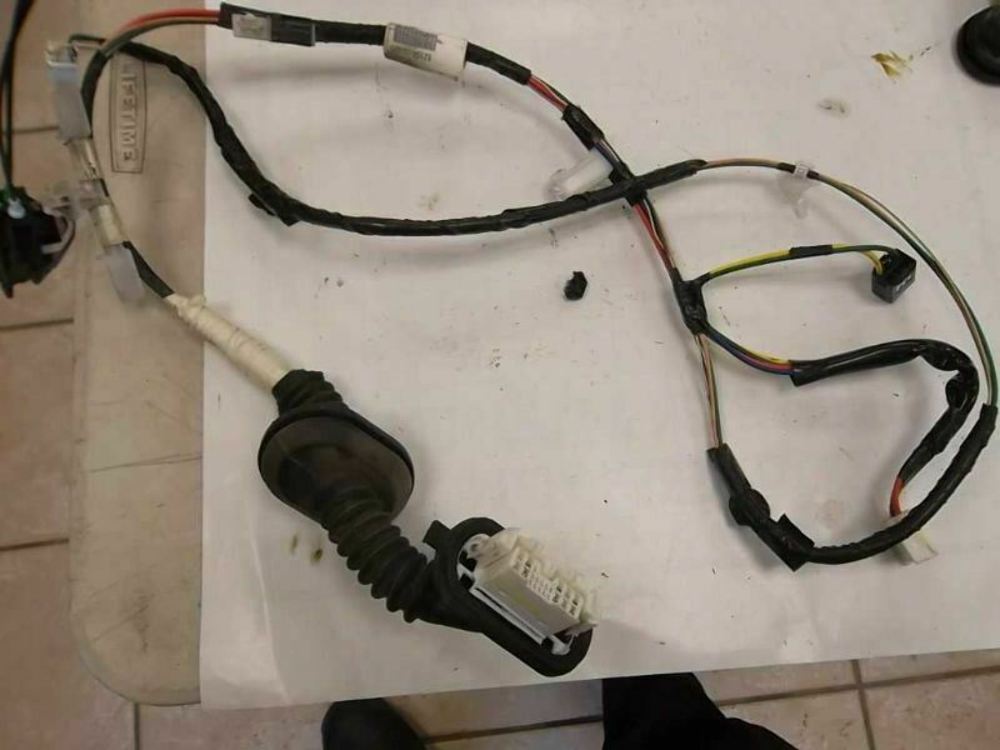 2009-2013 Toyota Corolla Rear Door Wire Harness Driver 82153-02570