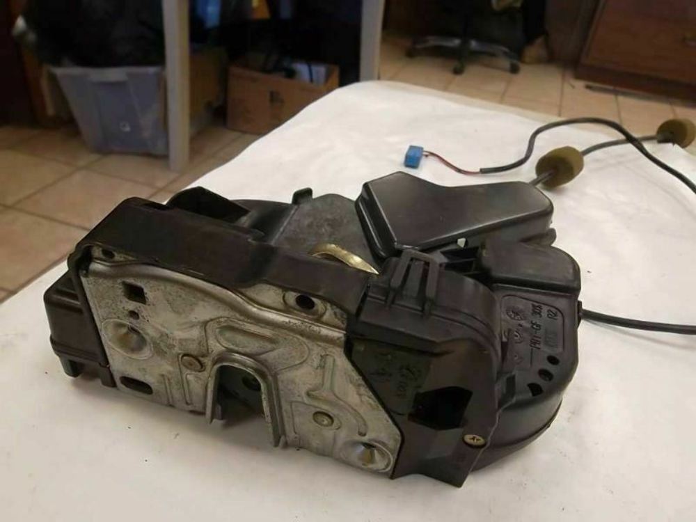 Rear Door Lock Actuator Passenger Mercedes C Class 01 02 03 04 05 06 2006 2005 2004
