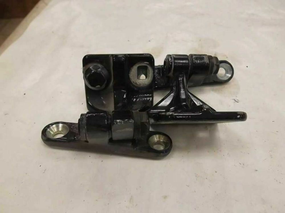Door Hinge Rear Passenger Mercedes C Class 01 02 03 04 05 06 2006 2005 2004 2003