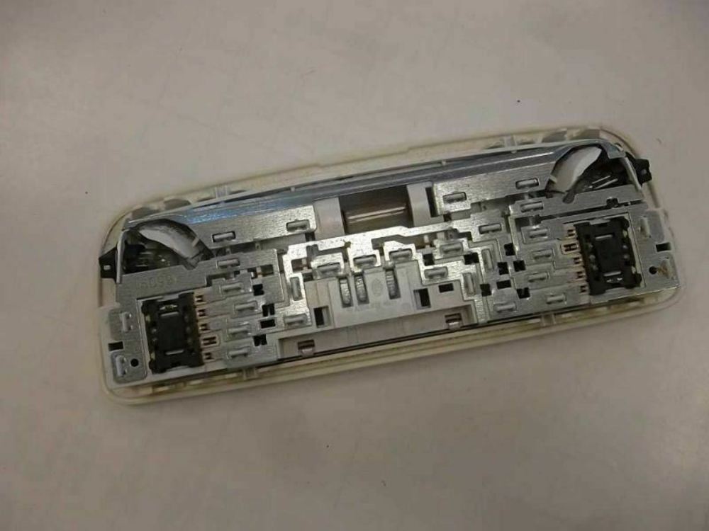 2008-2011 Mercedes C300  Rear Dome Light 204-820-49-01