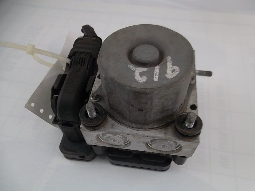 2013-2015 Nissan Altima Sedan Anti-Lock Brake Part Assembly Under Hood 47660-3TA0B