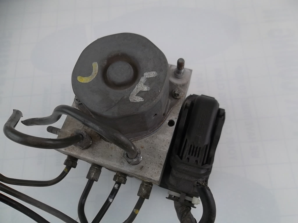 2013-2015 Nissan Altima Sedan Anti-Lock Brake Part Assembly Under Hood 47660-3TA0B