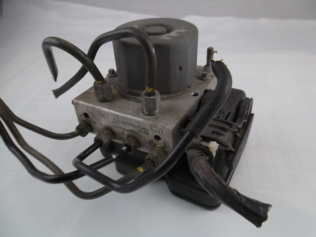 2013-2015 Nissan Altima Sedan Anti-Lock Brake Part Assembly Under Hood 47660-3TA0B