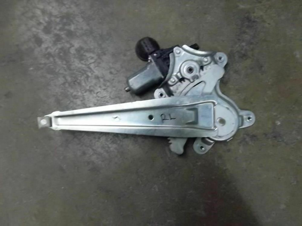 2009-2013 Toyota Corolla Rear Window Regulator Driver 69840-12440