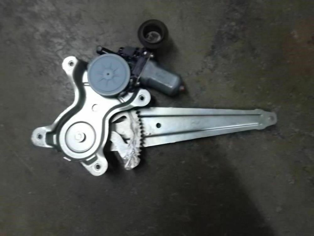 2009-2013 Toyota Corolla Rear Window Regulator Driver 69840-12440