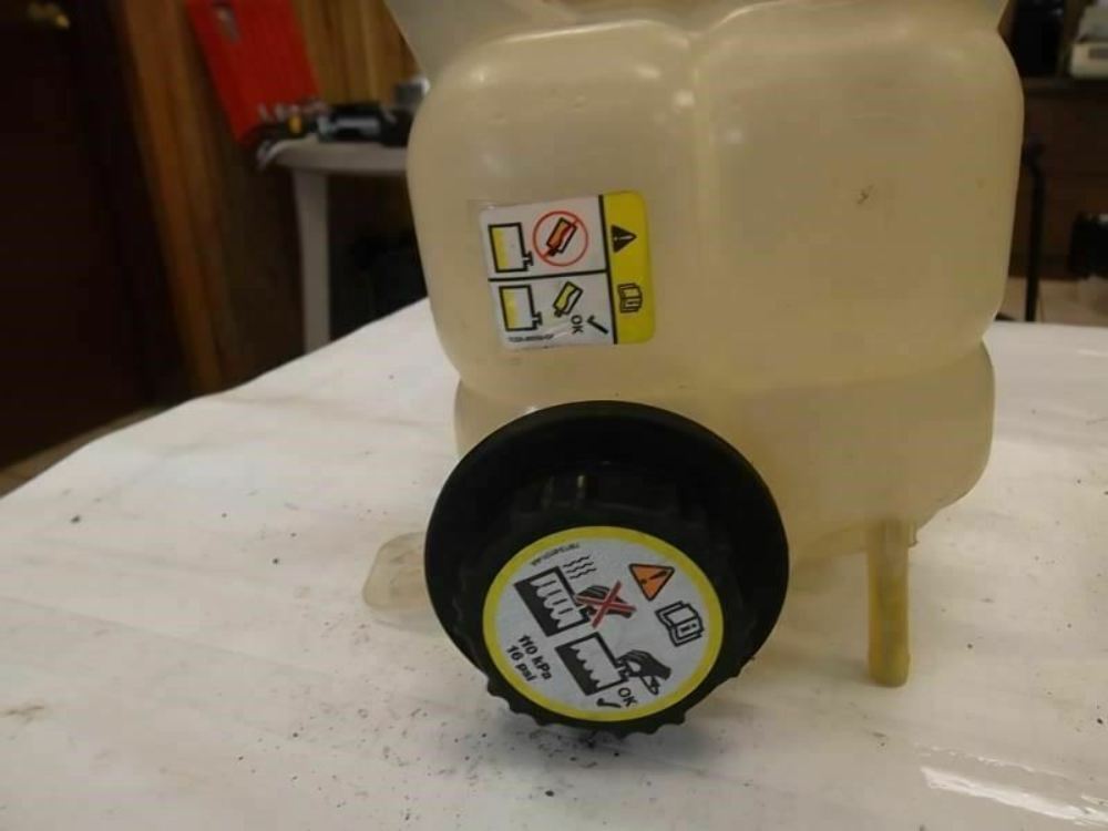 2007-2011 Ford Edge Coolant Reservoir Tank 7T4Z-2K478-A