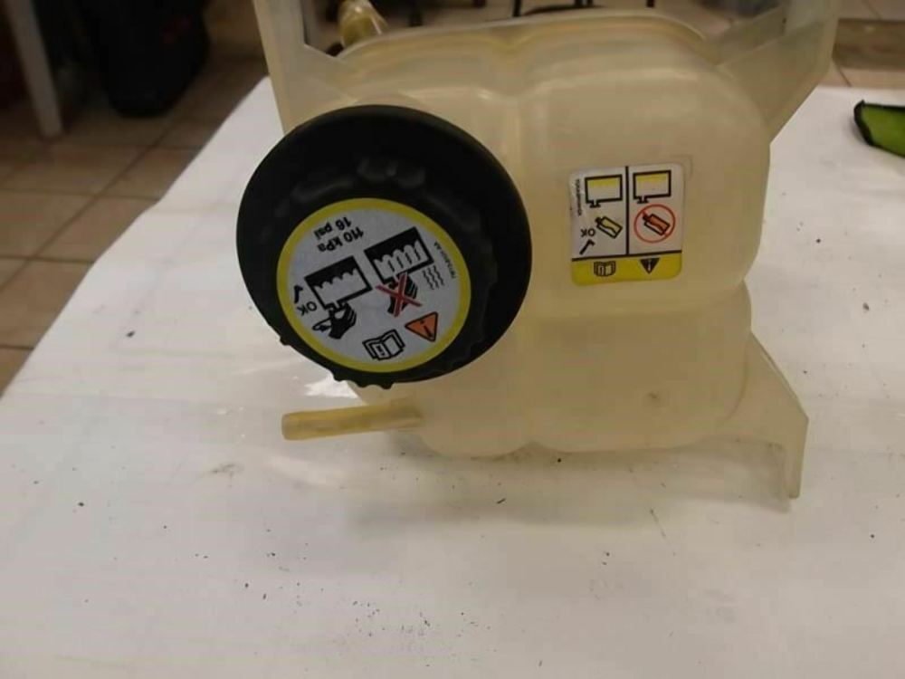 2007-2011 Ford Edge Coolant Reservoir Tank 7T4Z-2K478-A
