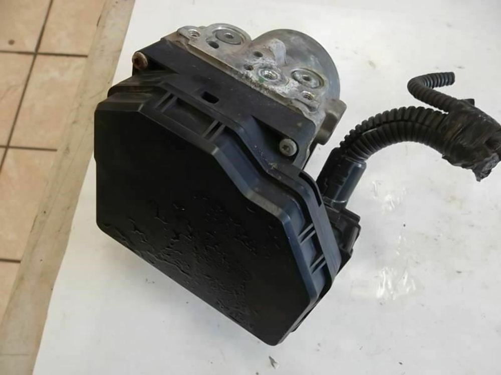 2011 Toyota Highlander ABS Anti Lock Brake Pump Module 44050-0E160