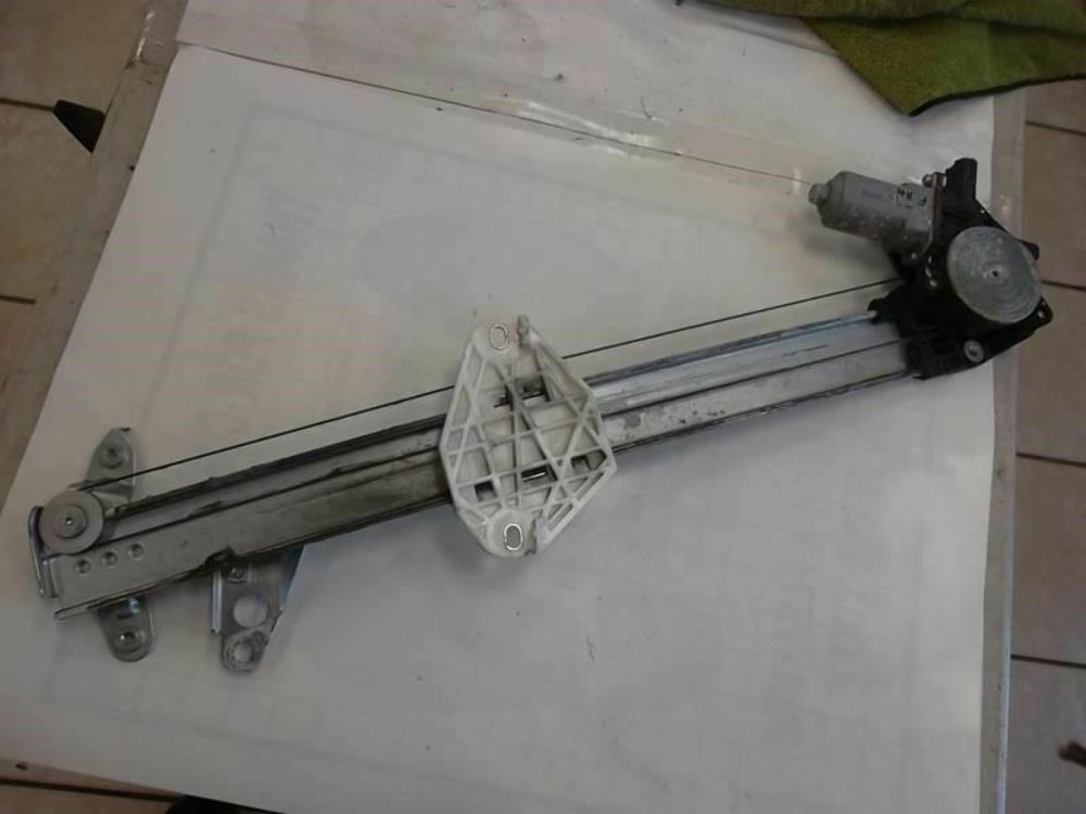 2008-2012 Honda Accord Passenger Front Window Regulator Electric Sedan 72210-TA0-A12