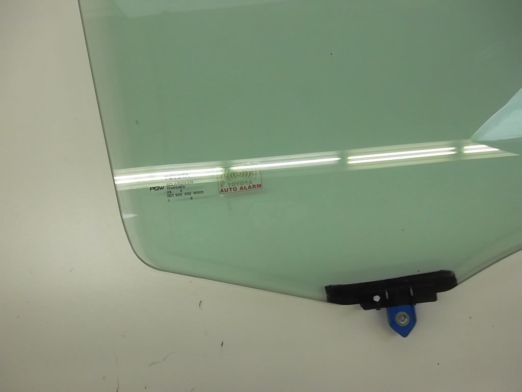 2011-2020 Toyota Sienna Window Door Glass Front Passenger 68101-08051
