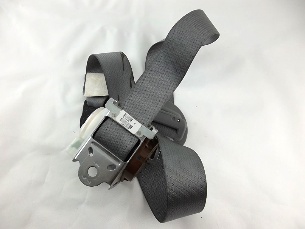 2011-2020 Toyota Sienna Rear Seat Belt Passenger 2nd Row 73301-08010