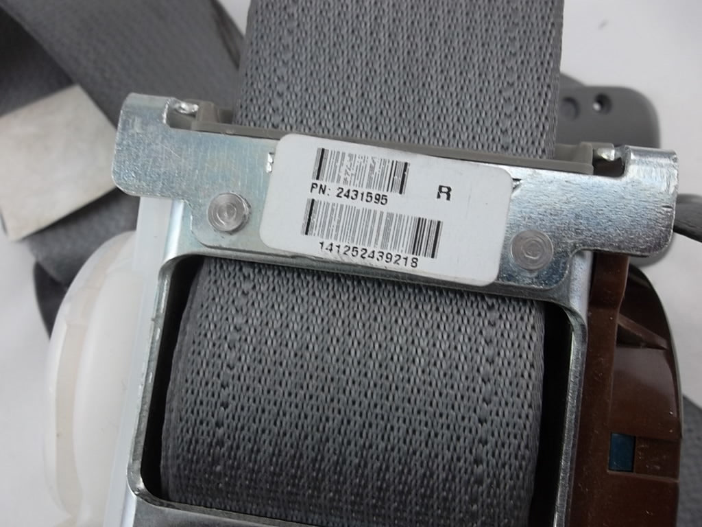 2011-2020 Toyota Sienna Rear Seat Belt Passenger 2nd Row 73301-08010