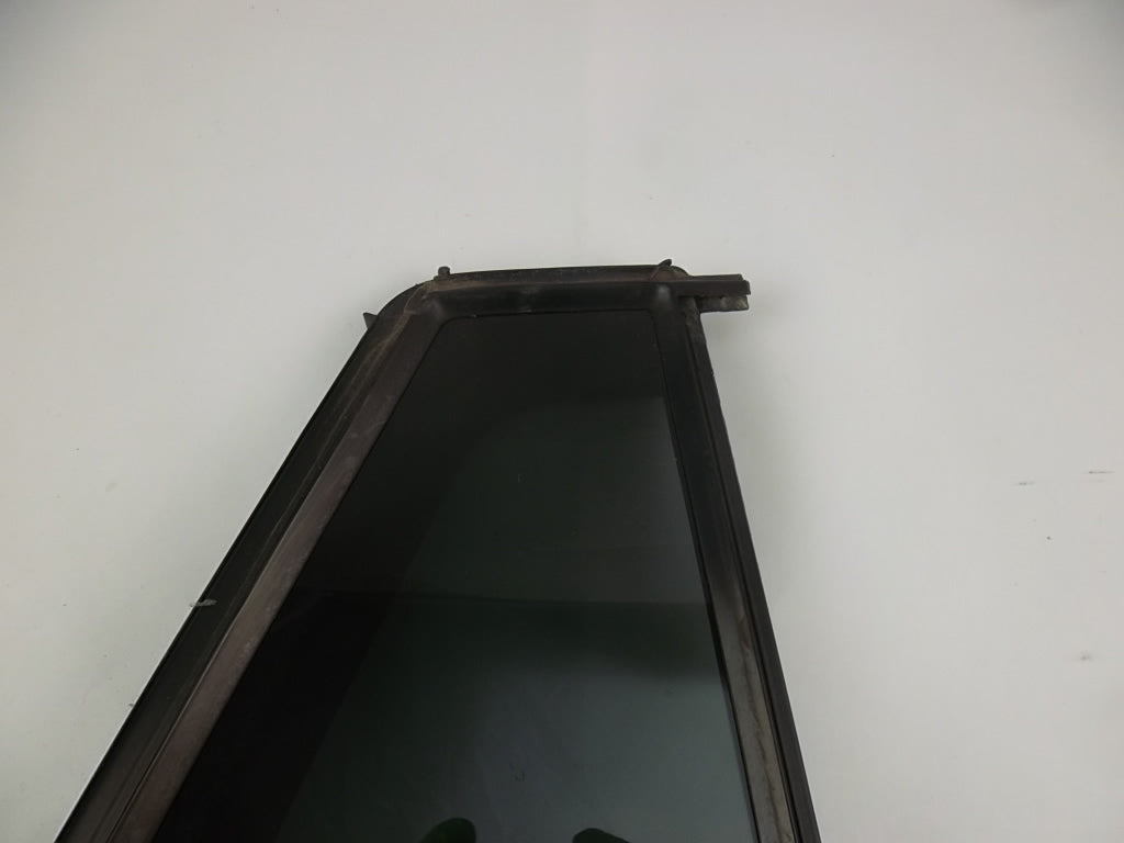 2006-2010 Mercedes Benz R350 Rear Passenger Vent Glass 251-730-24-55