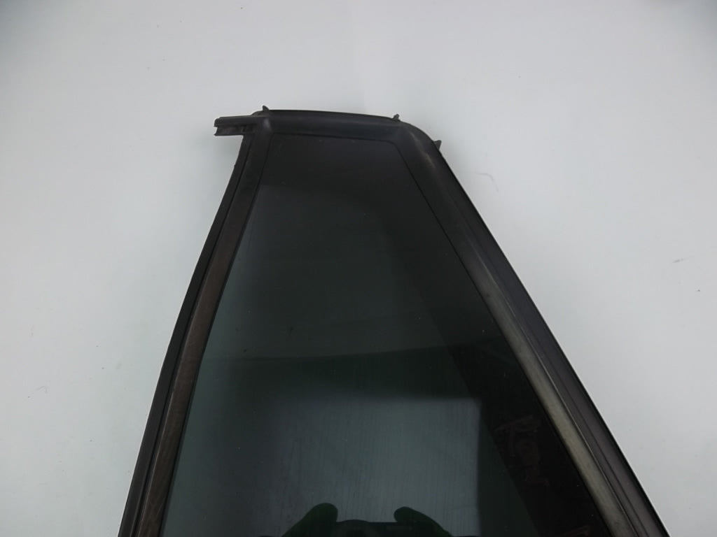 2006-2010 Mercedes Benz R350 Rear Driver Vent Glass 251-730-19-55
