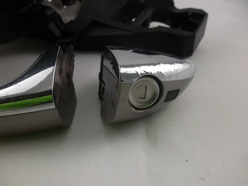 2006-2010 Mercedes Benz R350 Front Driver Exterior Door Handle 164-760-05-70