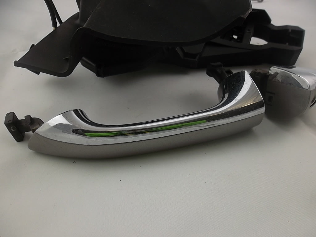 2006-2010 Mercedes Benz R350 Front Driver Exterior Door Handle 164-760-05-70