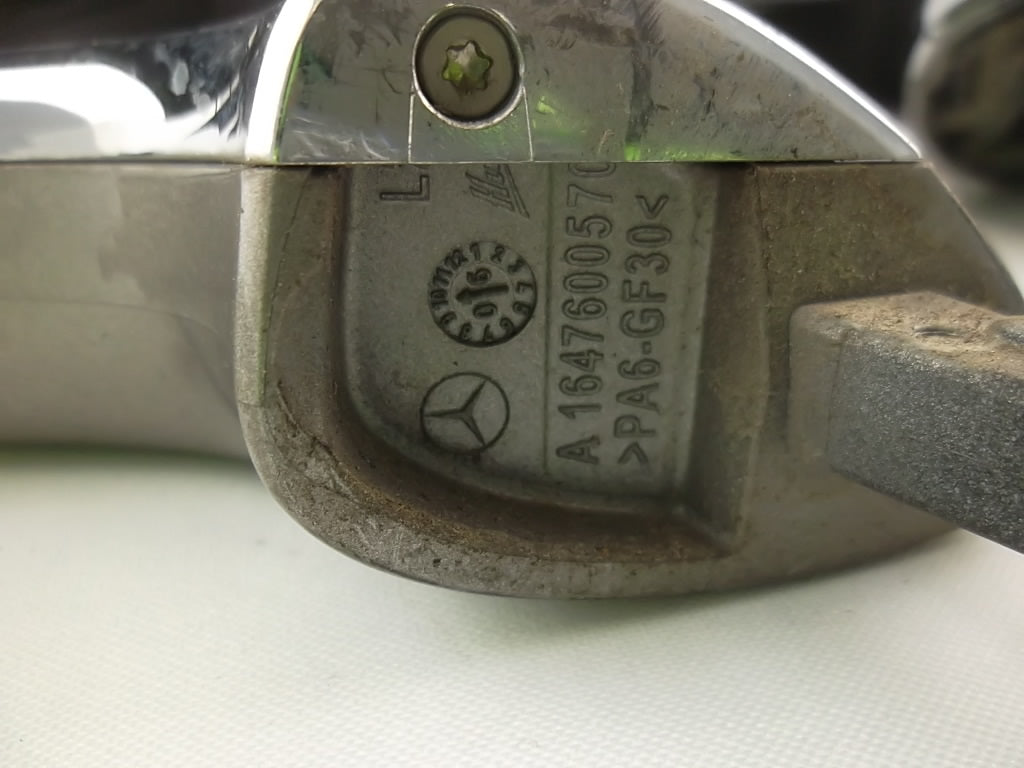 2006-2010 Mercedes Benz R350 Front Driver Exterior Door Handle 164-760-05-70
