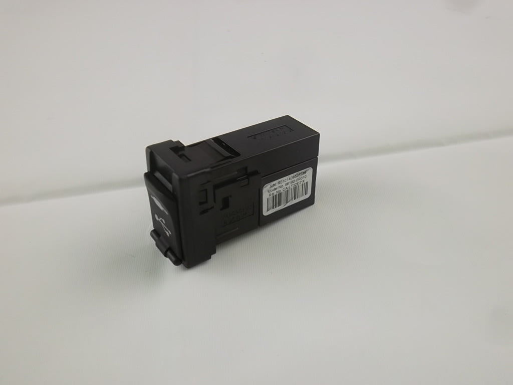 AUX/USB Port Adapter 86190-0R010 Toyota RAV4 Avalon Camry Corolla Highlander Sienna Tacoma