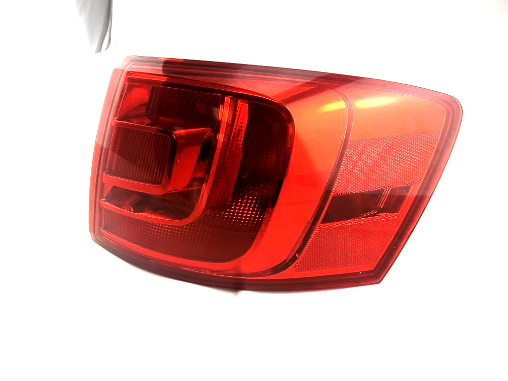 2011-204 Volkswagen Jetta  Passenger Side Quarter Mounted Tail Lamp 5C6-945-096-D