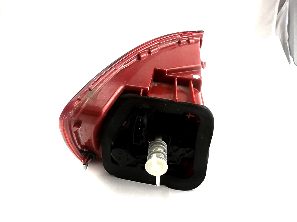 2011-204 Volkswagen Jetta  Passenger Side Quarter Mounted Tail Lamp 5C6-945-096-D
