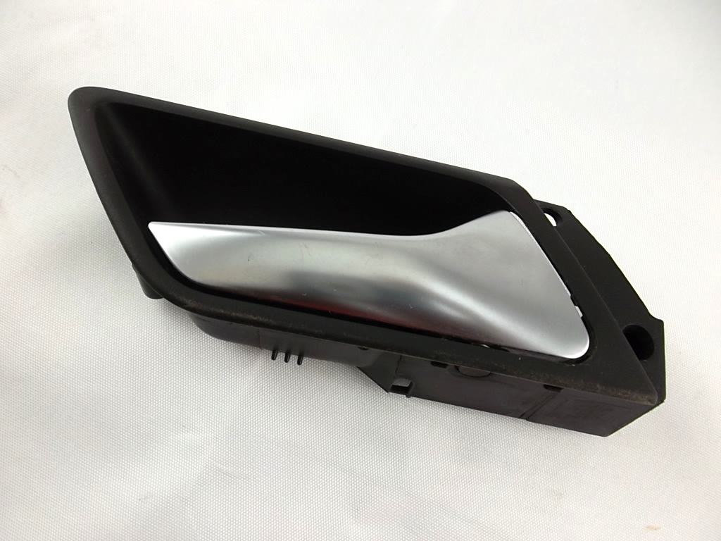 2011-2016  Volkswagen Jetta Passenger Side Inner Door Handle 5C6-839-114