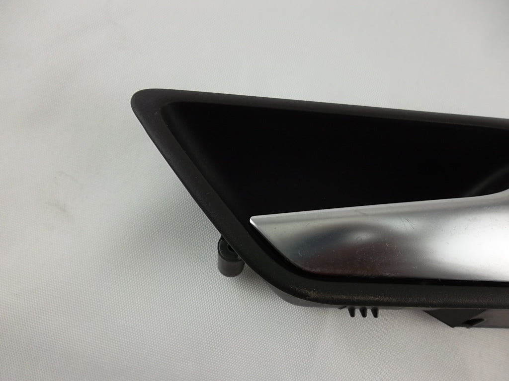 2011-2016  Volkswagen Jetta Passenger Side Inner Door Handle 5C6-839-114