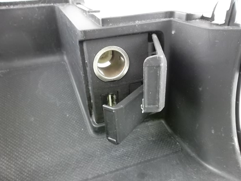 Power Outlet 12V Socket USB 77295-T2F-A2 Port Honda Accord 2016 2015 2014 2013