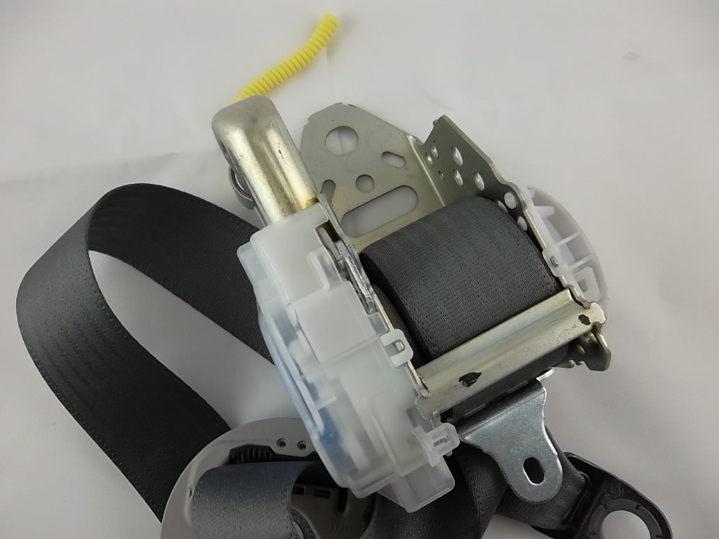 2011-2014 Toyota Sienna Front Right Seat Belt Passenger