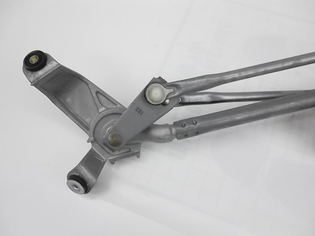 2011-2020 Toyota Sienna Wiper Transmission Linkage w/motor 85150-08020
