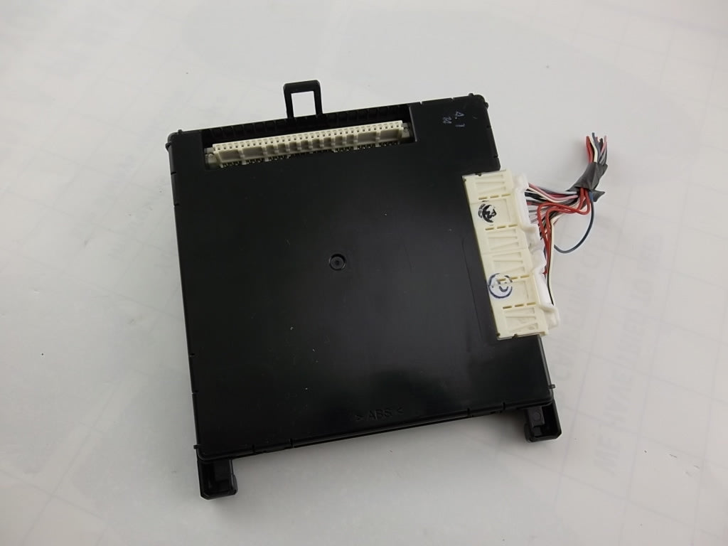 2015-2017 Toyota Camry MPX Body Control Module 89221-06220