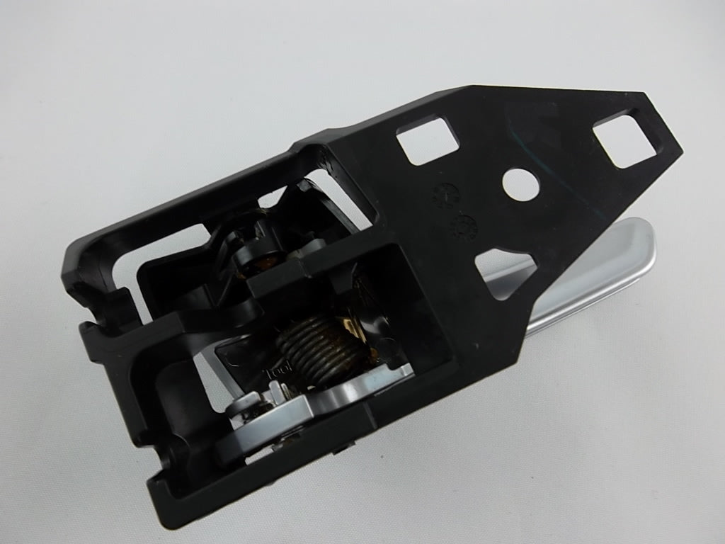 2014-2017 Toyota Camry Door Handle Inner Passenger 69205-0E030