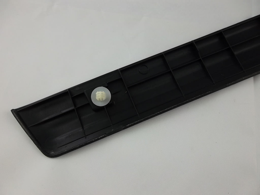 2012-2016 Toyota Camry Front Door Scuff Plate Passenger 67911-06030