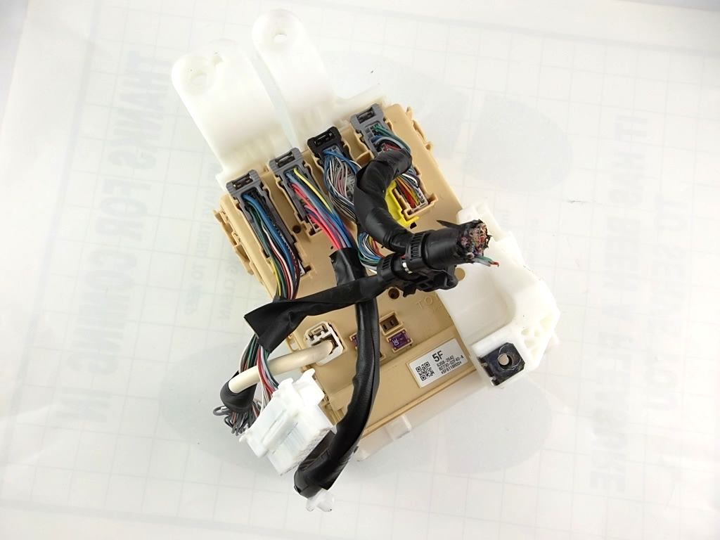 2014-2016 Toyota Corolla Block Junction Fuse Cabin Fusebox Multiplex 82730-02F40