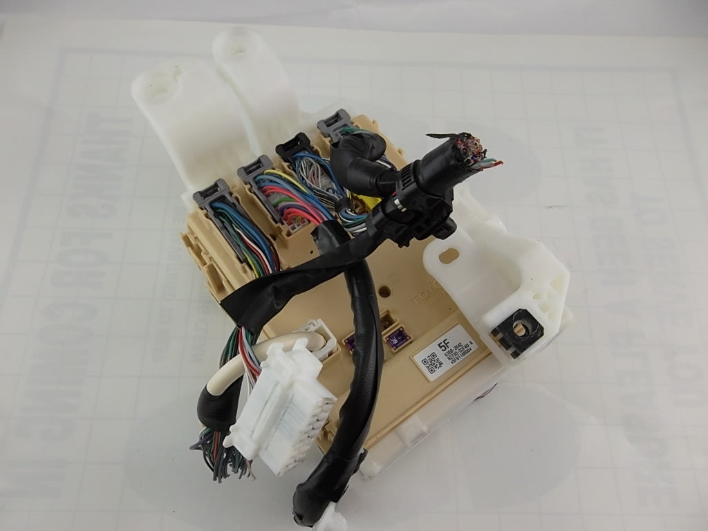 2014-2016 Toyota Corolla Block Junction Fuse Cabin Fusebox Multiplex 82730-02F40