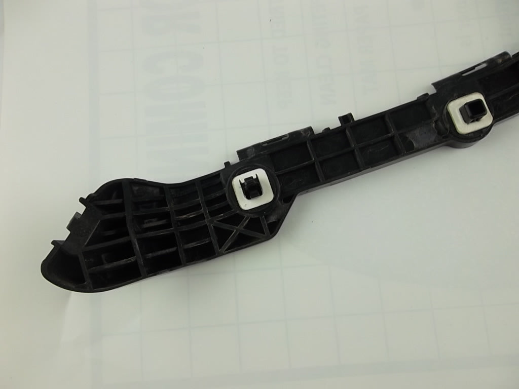 2014-2018 Toyota Corolla Rear Bumper Retainer Driver 52576-02110