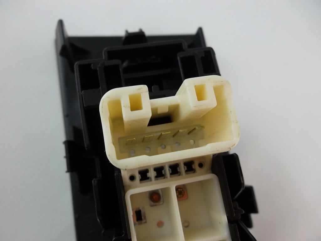 2014-2018 Toyota Corolla Rear Window Switch Passenger 84810-06030