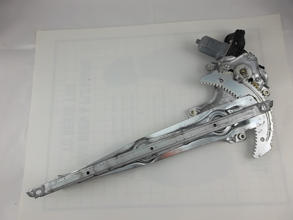 2014-2018 Toyota Corolla Front Window Regulator Passenger 69801-02300