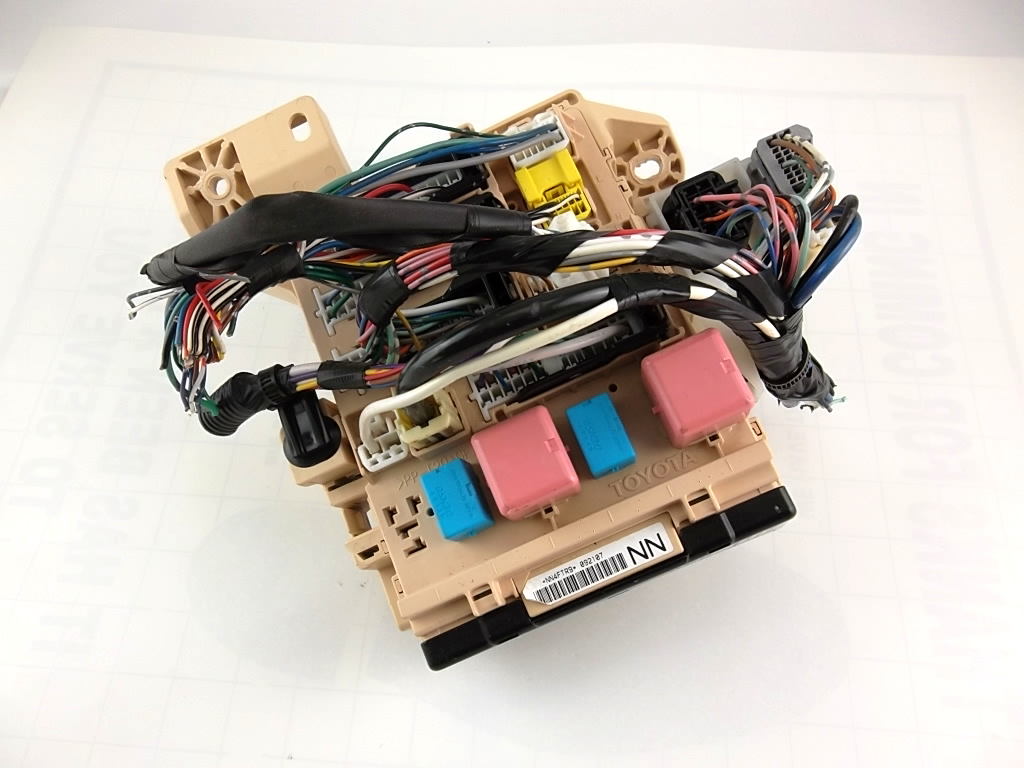 2007-2010 Toyota Camry Junction Panel Box Cabin Fuse 82730-06511