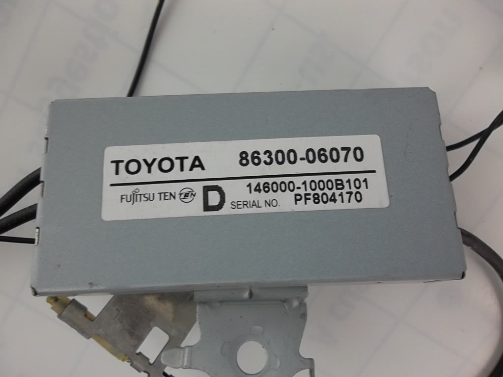 2007 2008 Toyota Camry Antenna Amplifier 86300-06070